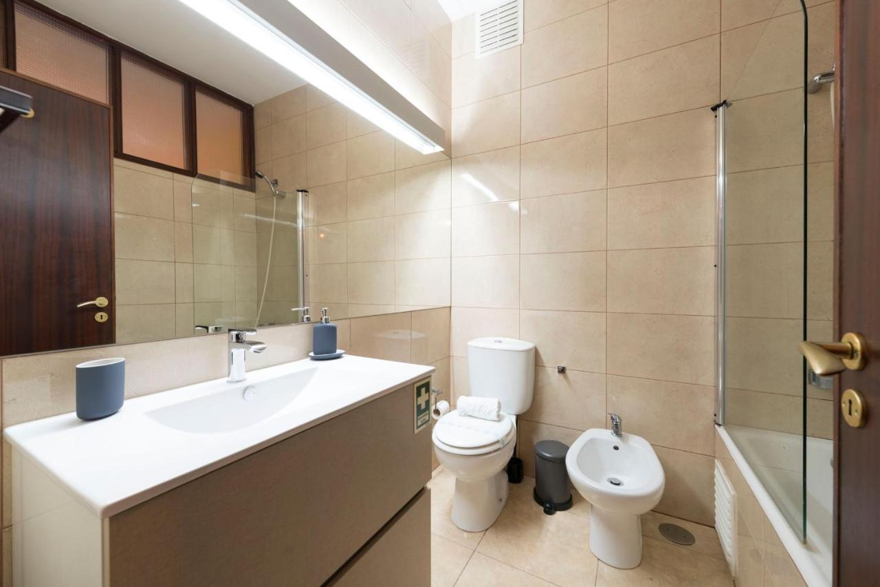 Lovelystay - Serralves Apartment With Free Parking Porto Kültér fotó